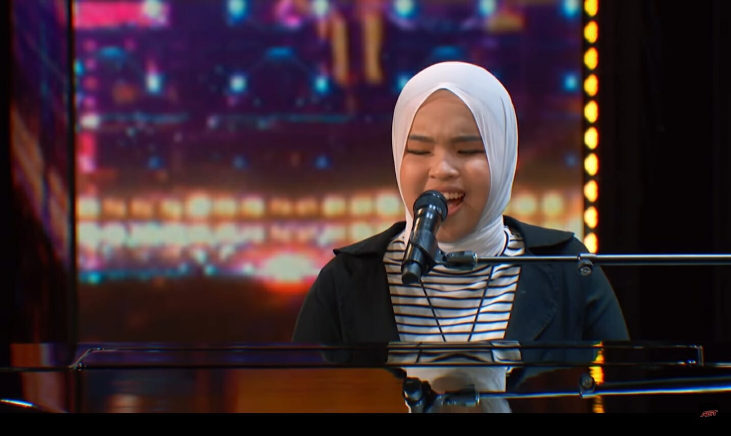 Visually Impaired Putri Ariani Stuns Judges And Gets 'Golden Buzzer' In America's Got Talent