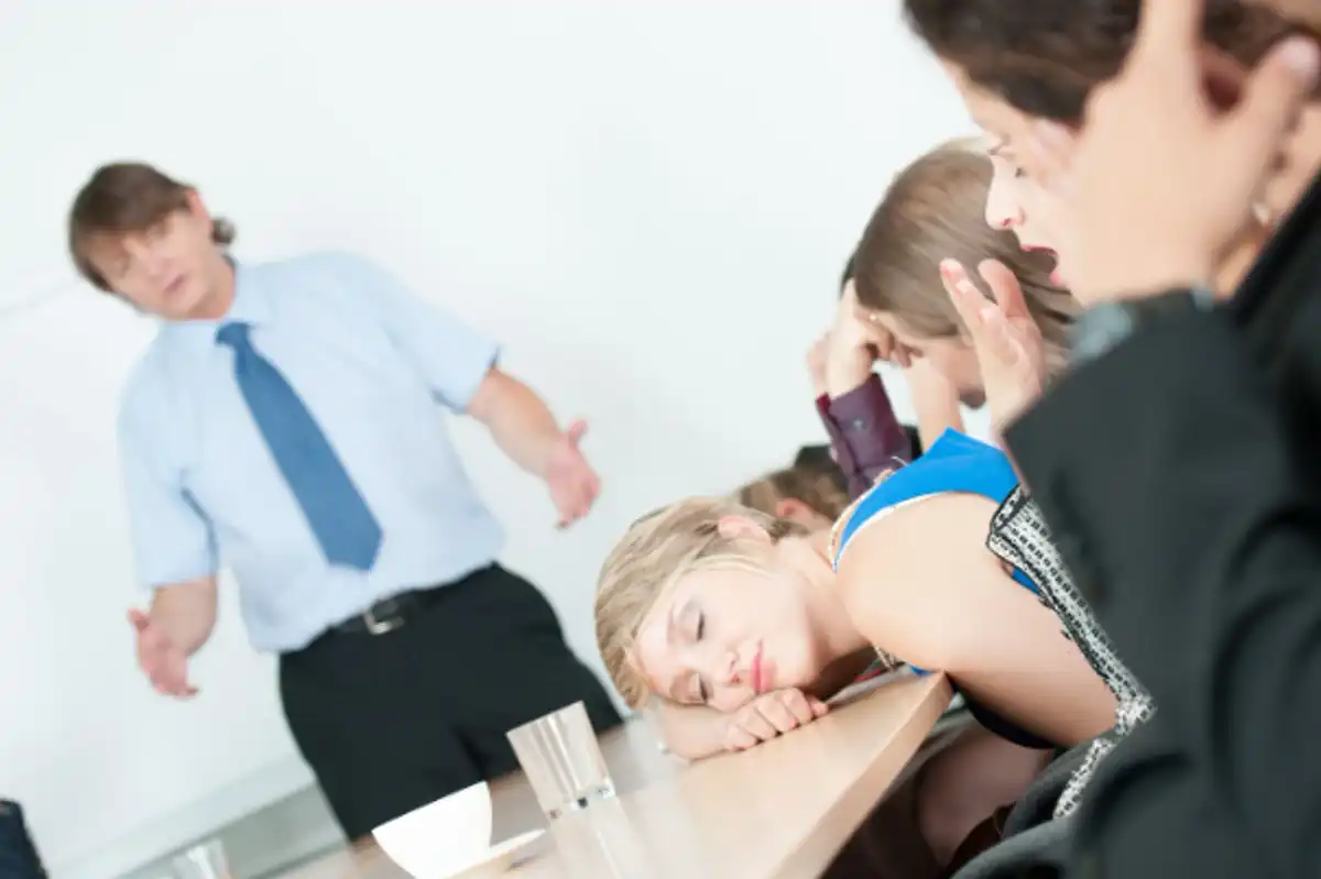 Communications-Expert-Shares-How-To-Confidently-Interrupt-Someone-Who-Wont-Stop-Talking