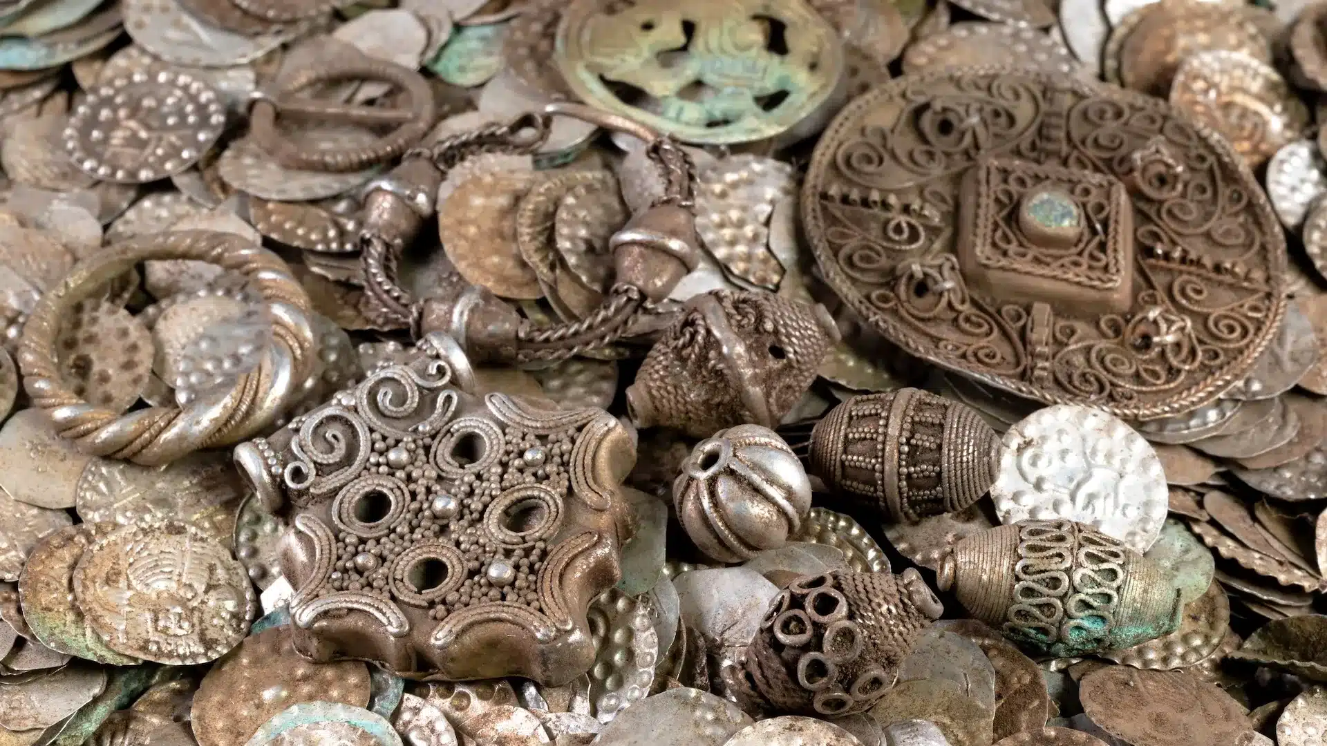 Up-To-20000-Coins-From-Early-Middle-Ages-Discovered-By-Man-Digging-For-Worms-Near-Stockholm