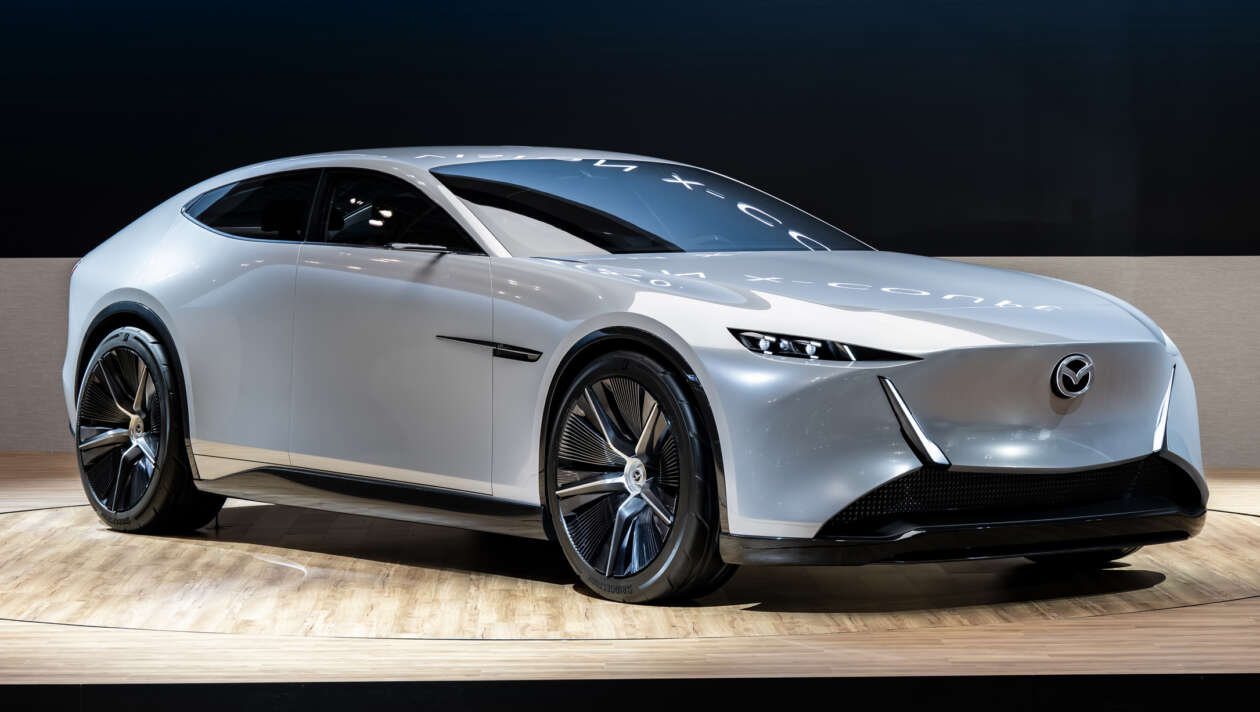 Mazda-Vision-X-Coupe-–-Rotary-PHEV-With-Mazda-3-Styling-510-PS-160km-EV-Range-800km-Total