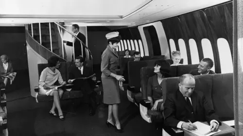 1970s-Airplane-Lounges-Took-Flying-To-A-Whole-New-Level-Of-Luxury