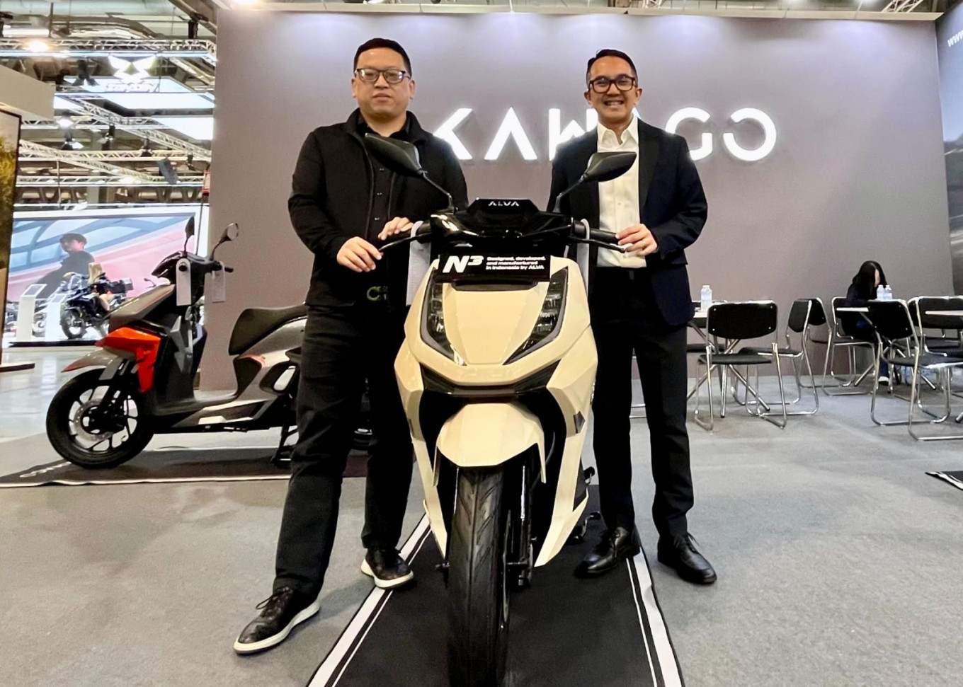 Alva-Brings-N3-Electric-Motorcycle-To-Milan-Show