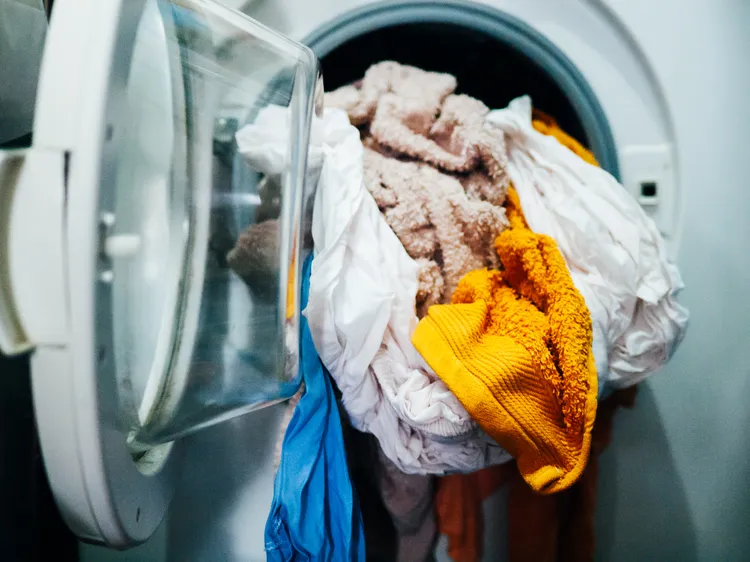Does-Shaking-Out-Your-Laundry-Before-You-Put-It-In-The-Dryer-Actually-Help-I-Put-It-To-The-Test