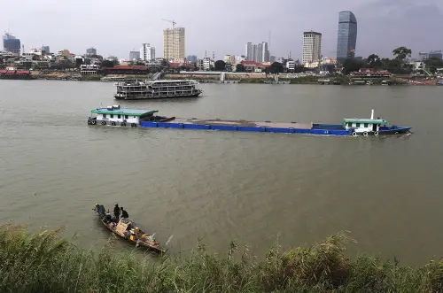 Sand-Mining-Threatens-Asias-Largest-Lake