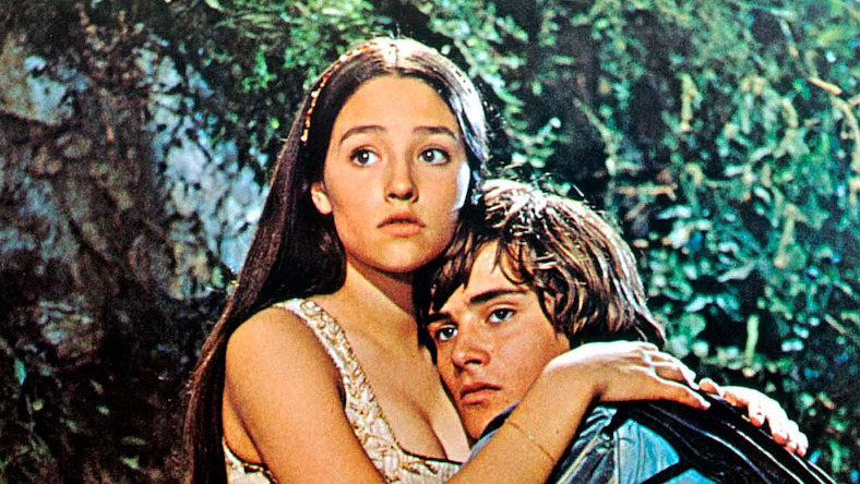 10-Movie-Sex-Scenes-Somebody-Should-Have-Stopped