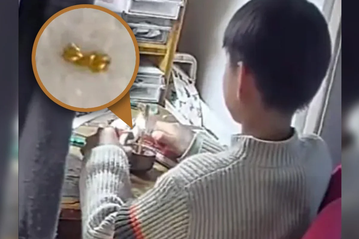 China-boy-cuts-mums-gold-necklace-into-small-pieces-to-gift-classmates-for-friendship
