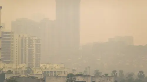 Multiple-Nations-Issue-Travel-Advisory-As-Major-City-Suffers-From-Suffocating-Smog-Extremely-High-Levels