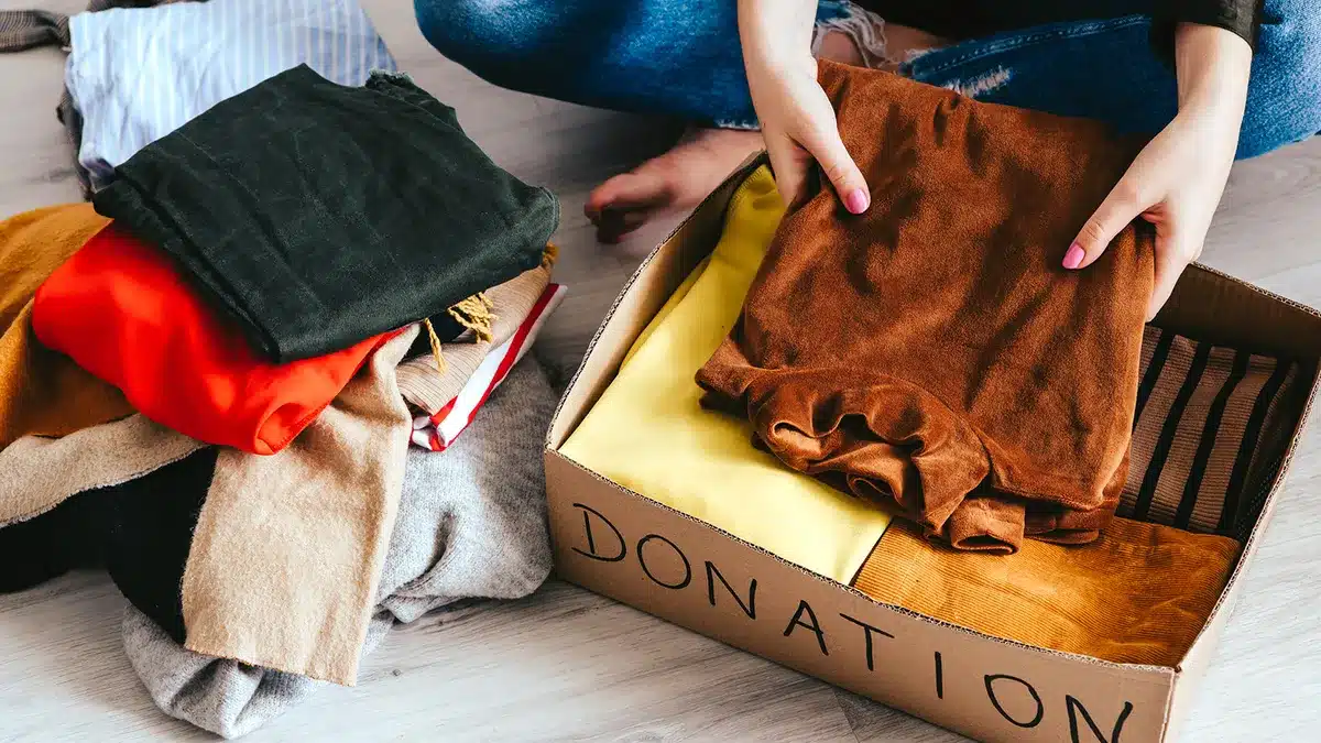 The-Snowball-Method-Can-Take-The-Stress-Out-Of-Keeping-Your-Home-Tidy-—-Heres-How-This-Winter-Decluttering-Hack-Works