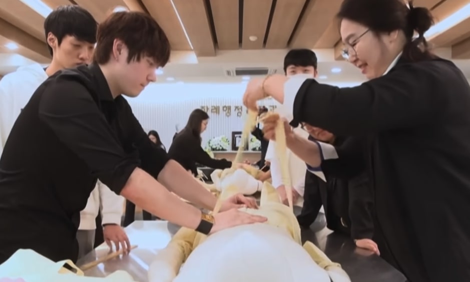 Death-Is-A-Growing-Business-In-Ageing-South-Korea