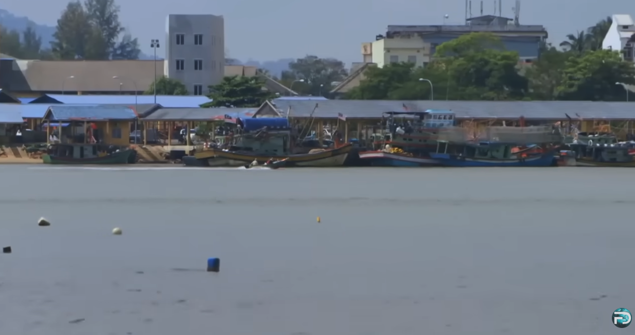 Hooked-To-Survive-The-Fishermens-Curse-Of-Malaysia-Free-Documentary