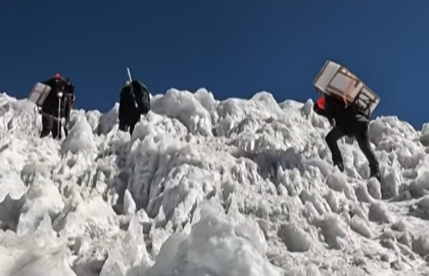 Ice-Cores-Reveal-Secrets-Behind-Worlds-Only-Growing-Glacier