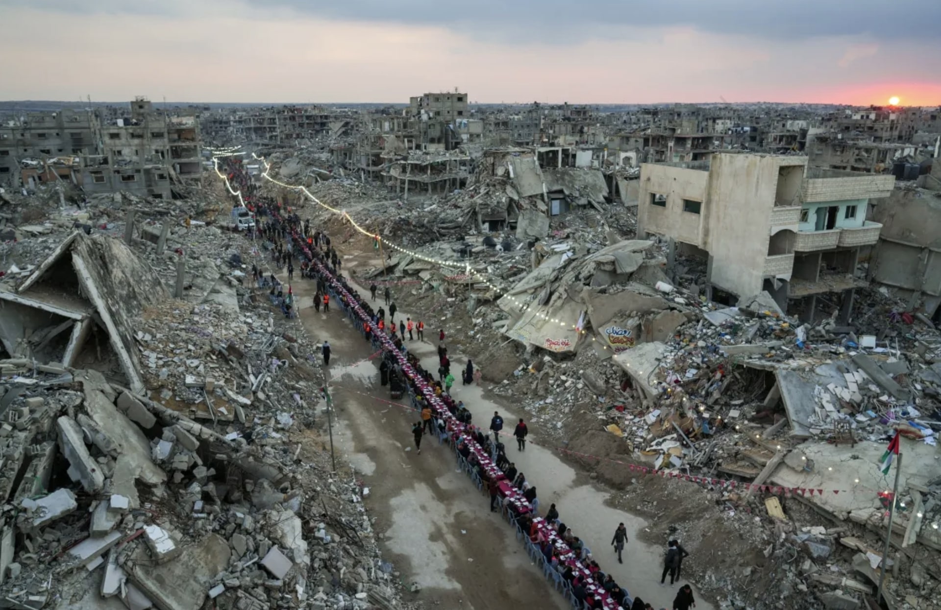 Gaza-families-break-Ramadan-fast-amid-ruins